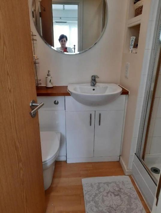 Cosy Private Room Londra Esterno foto